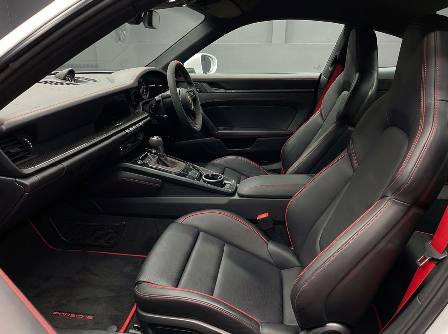 Zadbane, czyste wnętrze samochodu po detailingu w Glanz Studio
